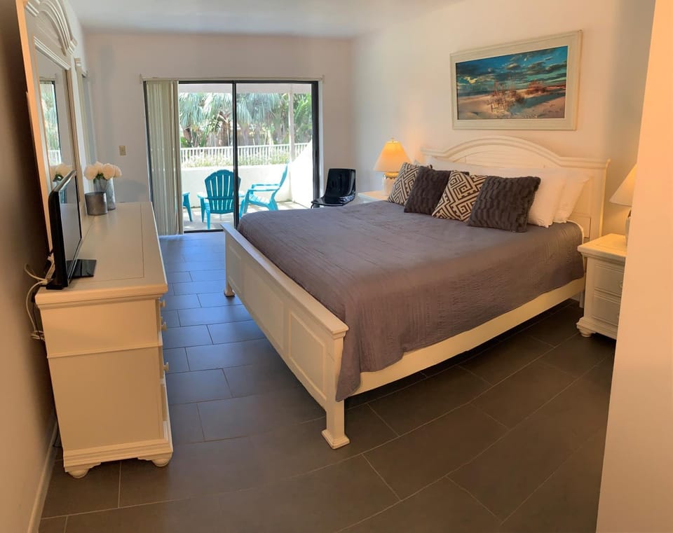 Siesta Dunes 1-104 by Siesta Dunes Apartment in Siesta Beach