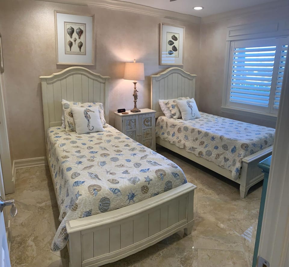 Siesta Dunes 1-106 by Siesta Dunes Apartment in Siesta Beach