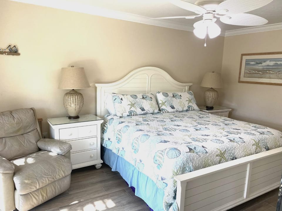 Siesta Dunes 1-108 by Siesta Dunes Apartment in Siesta Beach