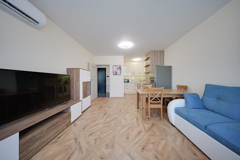 TV and multimedia, Living room, Dining area