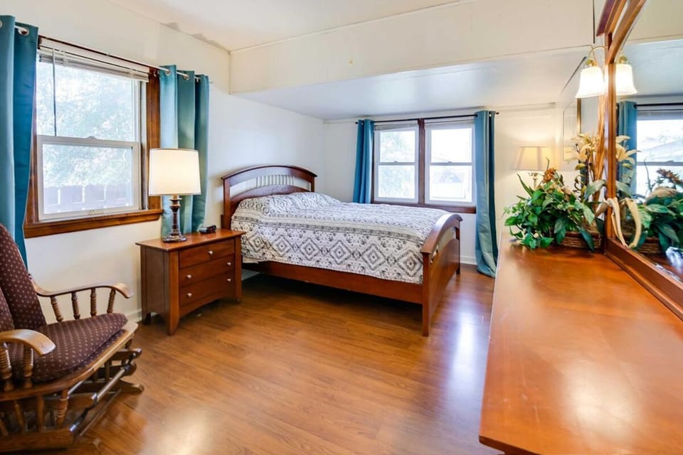 5 bedroom Torrington home,sleep 8, 2 fireplaces House in Wyoming