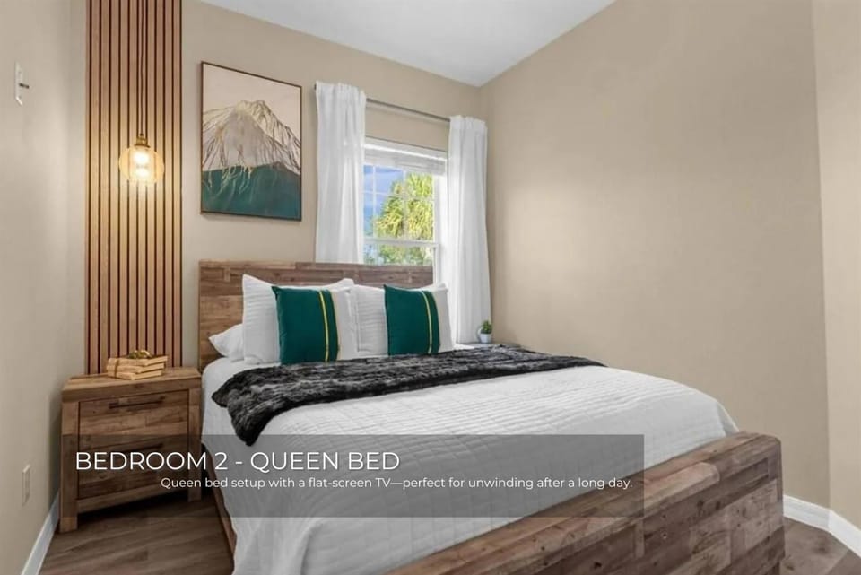 Charming 3-Bedroom Home in Gated Oakwater Resort House in Four Corners