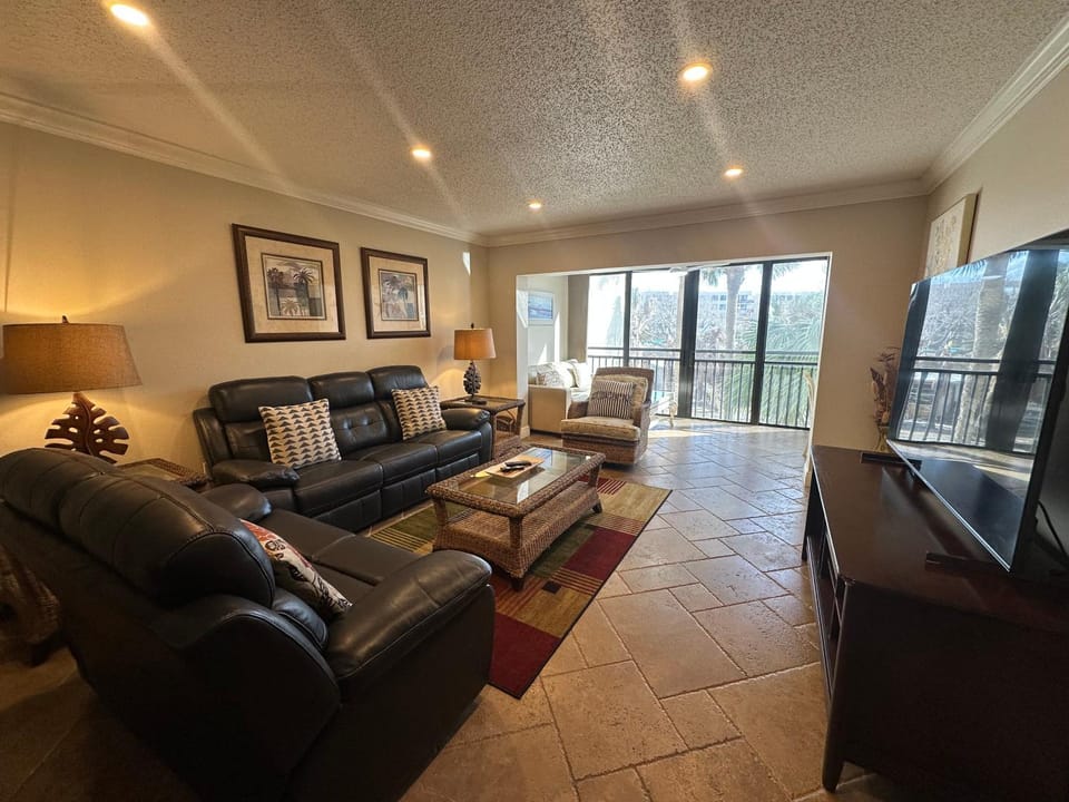 Siesta Dunes 1-206 by Siesta Dunes Apartment in Siesta Beach
