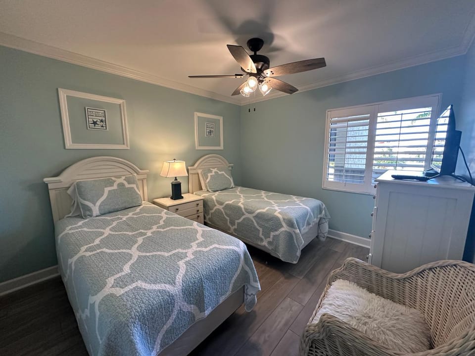 Siesta Dunes 1-208 by Siesta Dunes Apartment in Siesta Beach