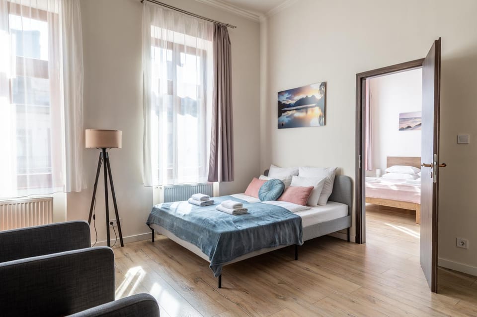 Bed, Living room, Photo of the whole room