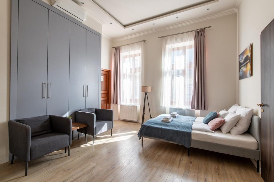 Bed, Living room, Seating area, wardrobe