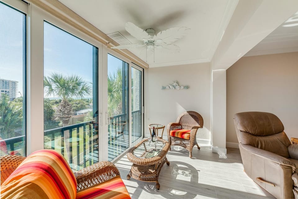 Siesta Dunes 1-305 by Siesta Dunes Apartment in Siesta Beach