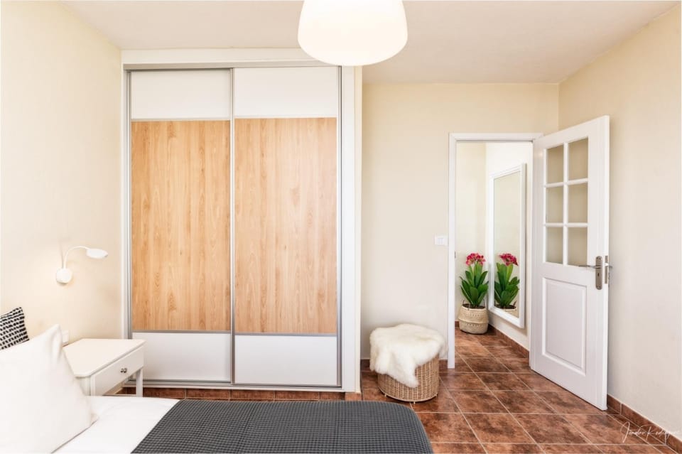 Bedroom, wardrobe