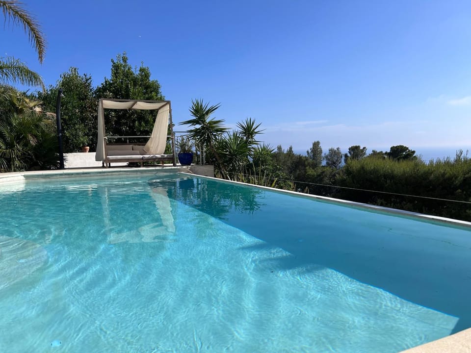 Très belle vue sur la baie de Bandol Villa 24 BAIE Villa in French Riviera