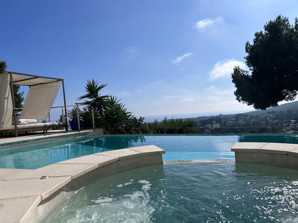 Très belle vue sur la baie de Bandol Villa 24 BAIE Villa in French Riviera