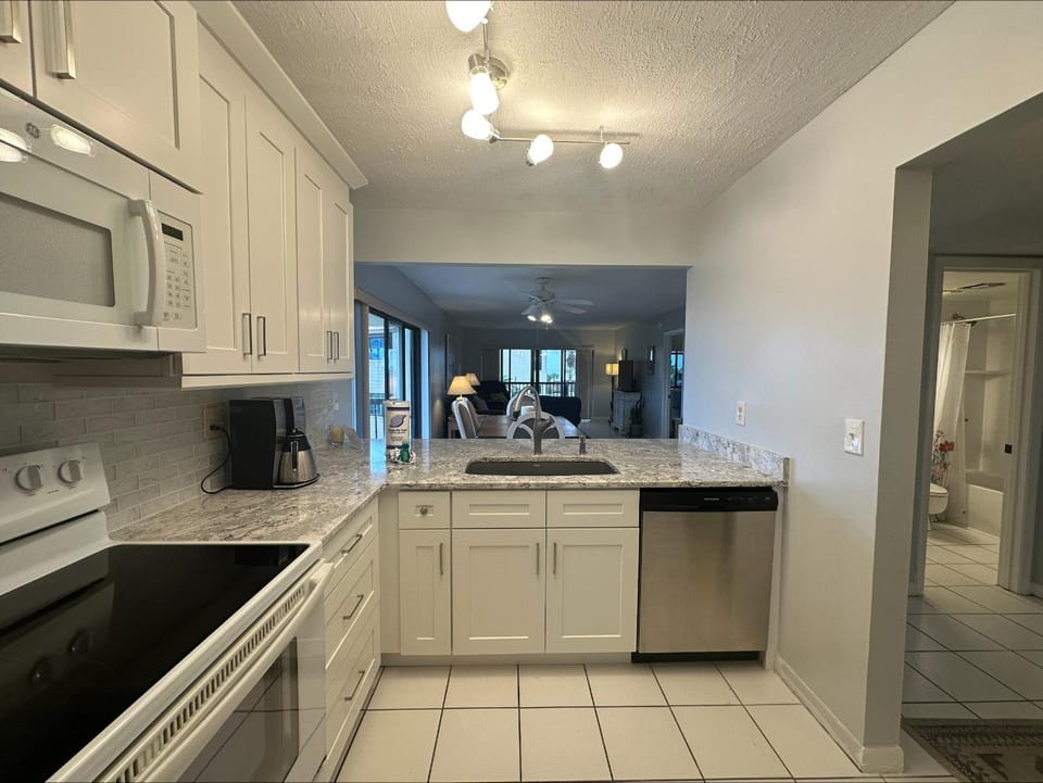 Siesta Dunes 2-200 by Siesta Dunes Apartment in Siesta Beach
