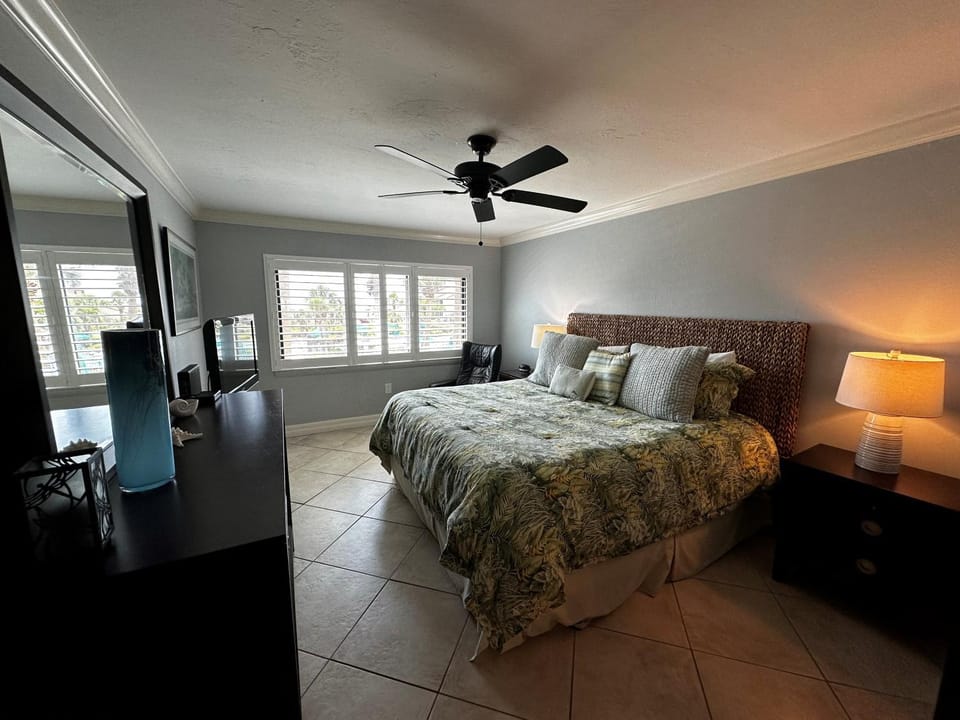 Siesta Dunes 2-202 by Siesta Dunes Apartment in Siesta Beach