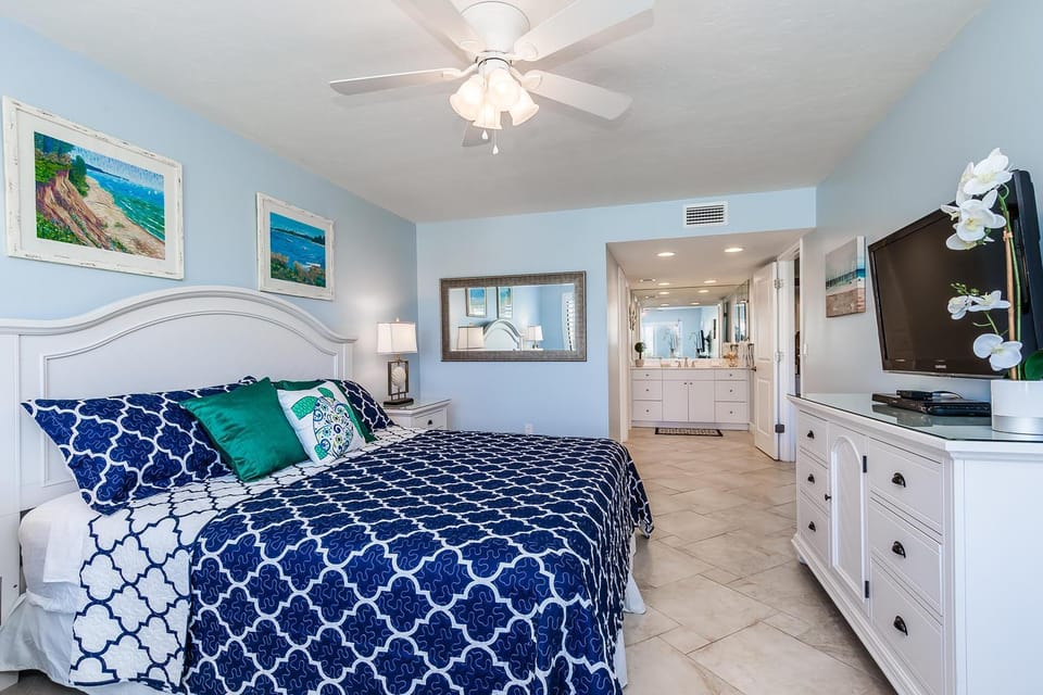 Siesta Dunes 2-204 by Siesta Dunes Apartment in Siesta Beach