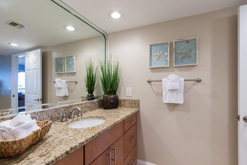 Siesta Dunes 2-208 by Siesta Dunes Apartment in Siesta Beach