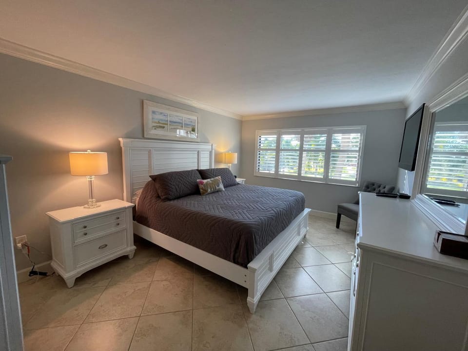Siesta Dunes 2-209 by Siesta Dunes Apartment in Siesta Beach