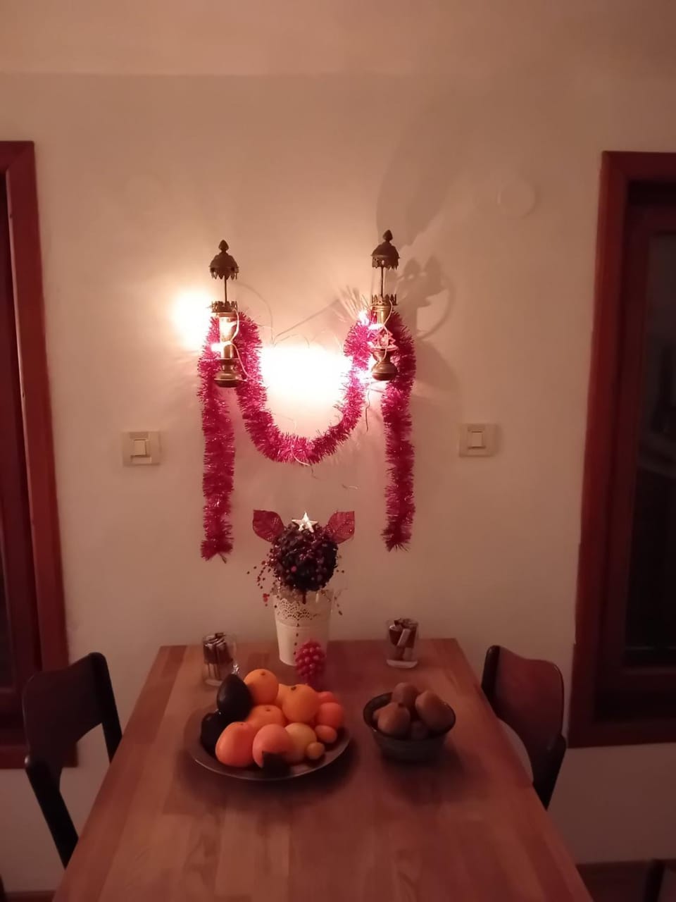 Living room, Food and drinks, Dining area