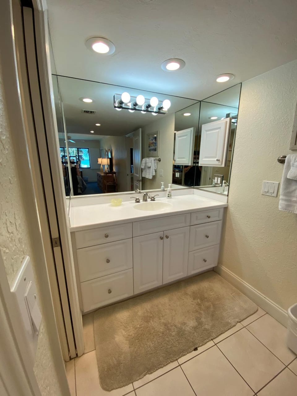 Siesta Dunes 2-304 by Siesta Dunes Apartment in Siesta Beach