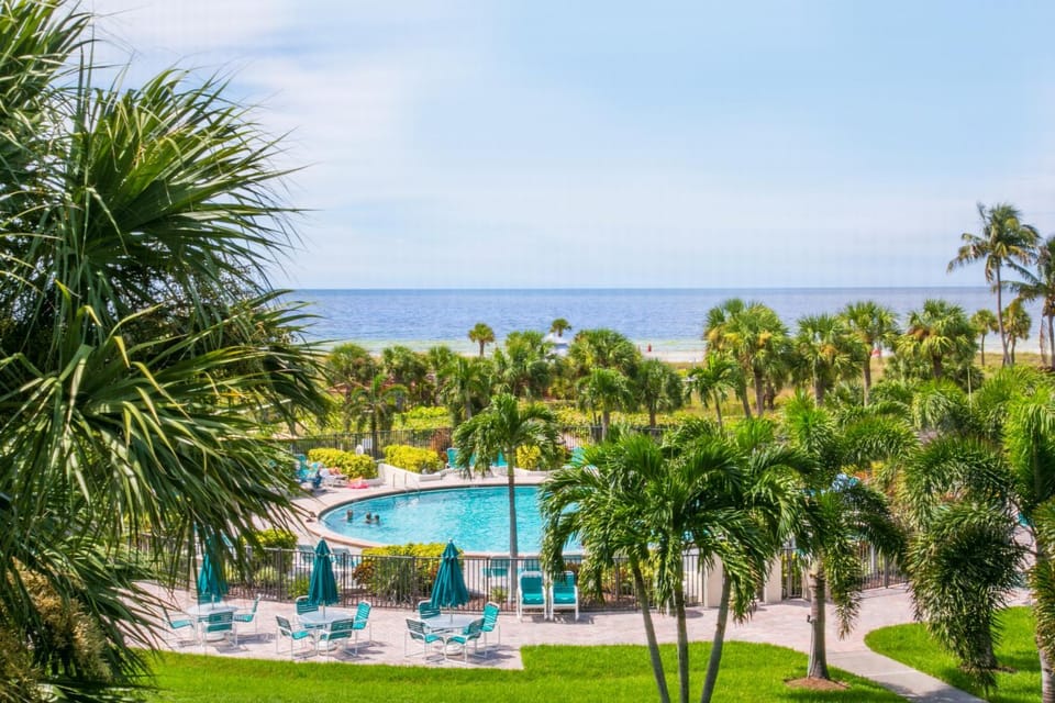 Siesta Dunes 2-307 by Siesta Dunes Apartment in Siesta Beach