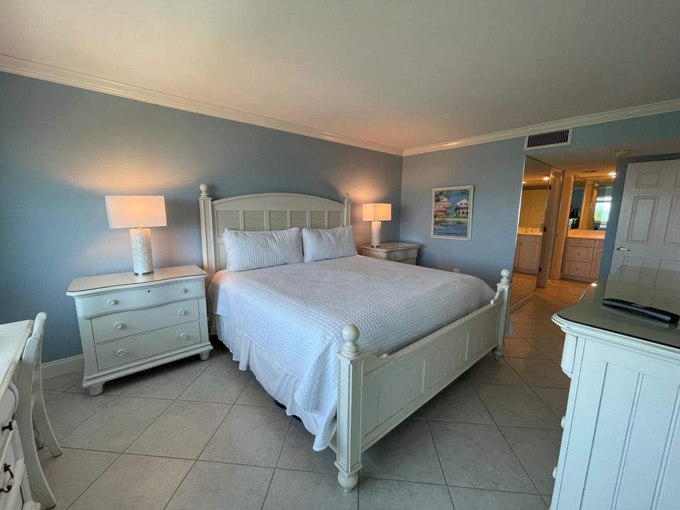 Siesta Dunes 2-404 by Siesta Dunes Apartment in Siesta Beach