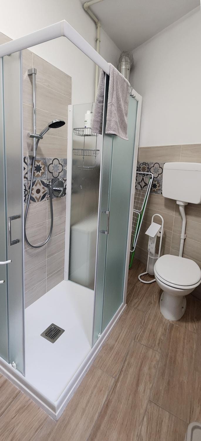 Shower, Toilet, Bathroom