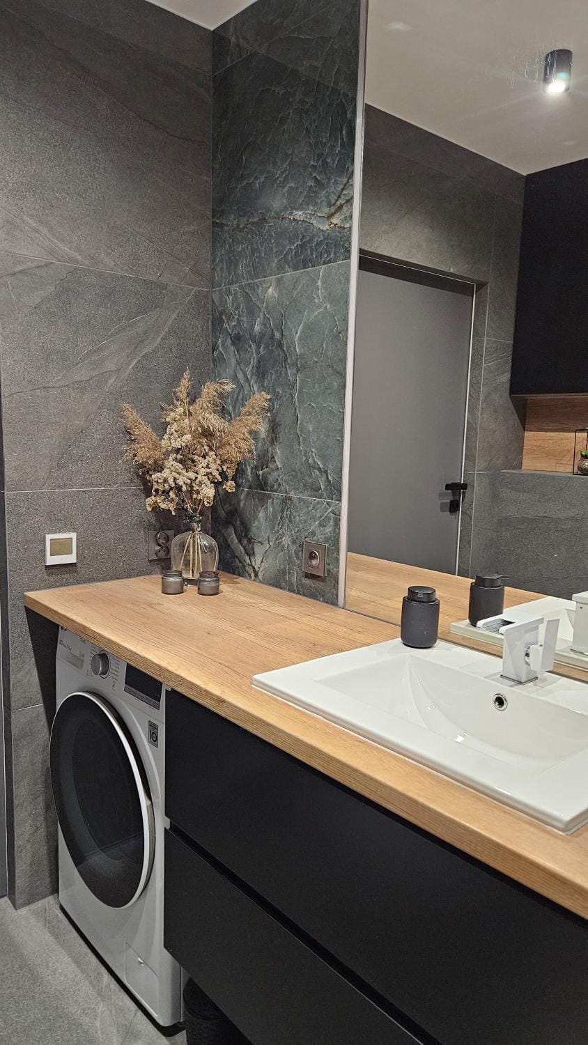 Bathroom, towels, washing machine, dryer