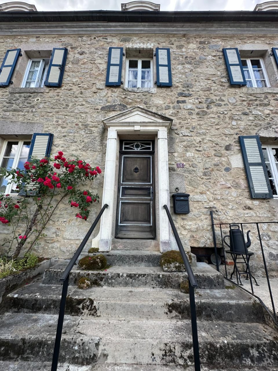 Property building, Facade/entrance, Day