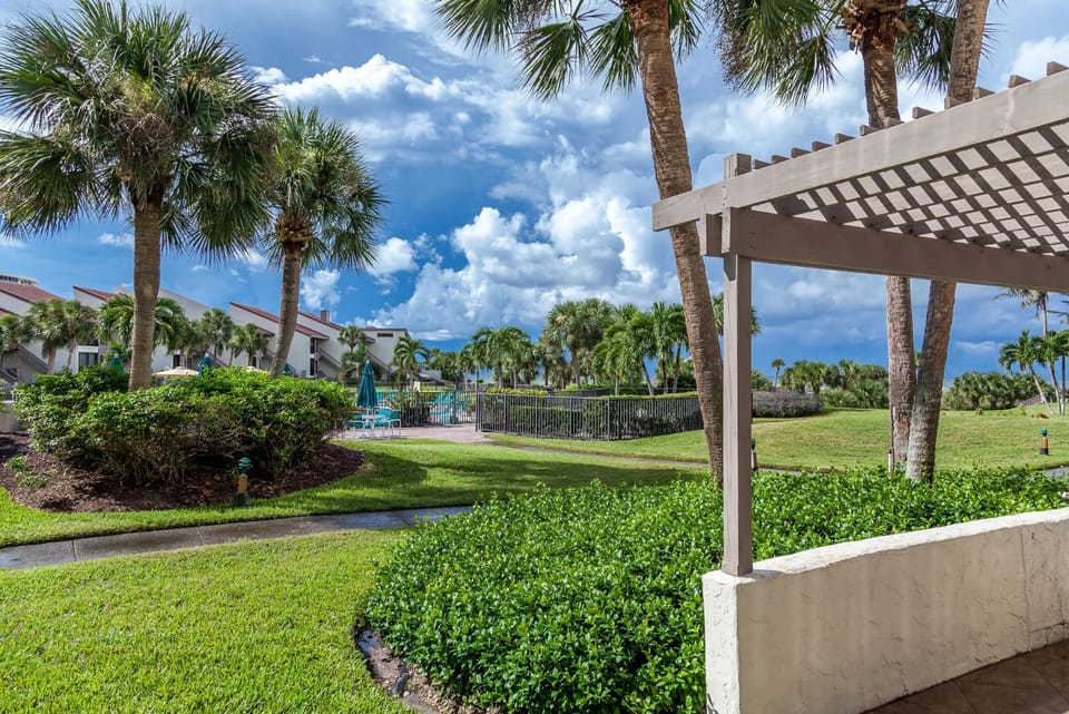 Siesta Dunes 5-104 by Siesta Dunes Apartment in Siesta Beach