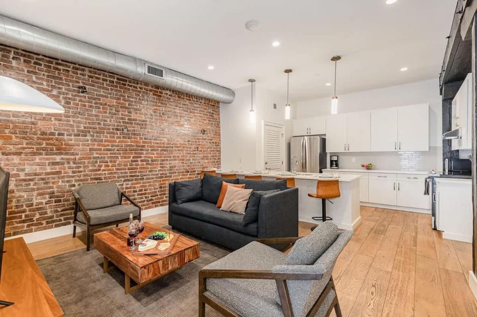 The Saddlery-Tracklist-2 Units-Walk to Broadway House in East Nashville
