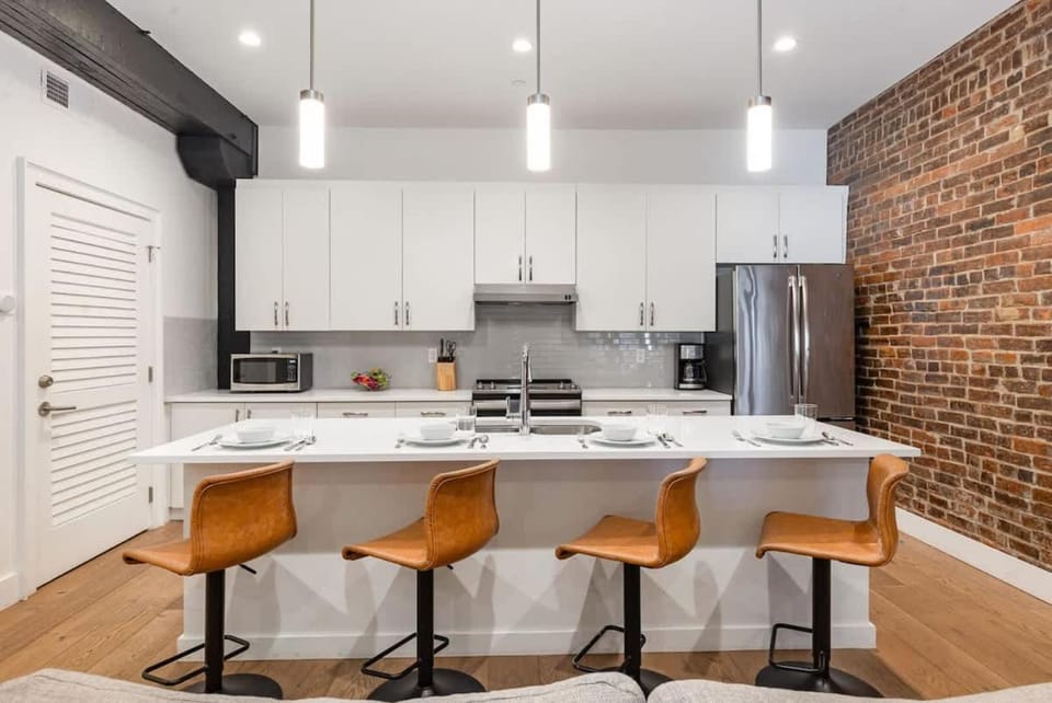 The Saddlery-Tracklist-2 Units-Walk to Broadway House in East Nashville