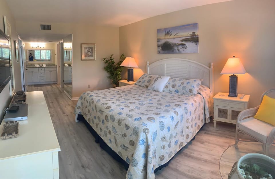 Siesta Dunes 5-303 by Siesta Dunes Apartment in Siesta Beach