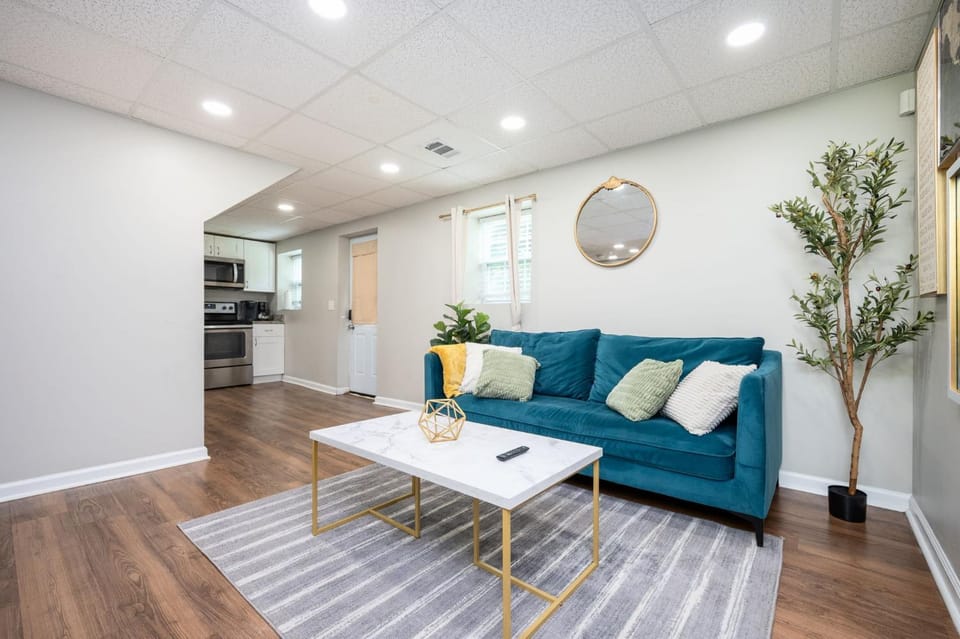 Tranquil 2bd Oasis 10 Min to Airport & Downtown Apartment in Atlanta