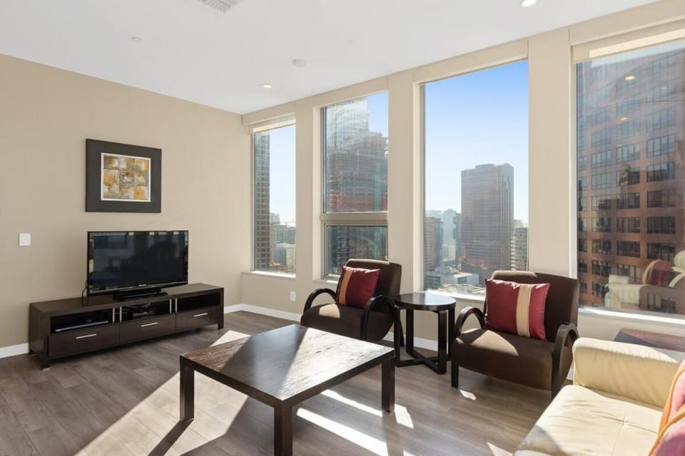 2 Bed 2 Bath Stylish Luxury Premium High-Rise Apartment Apartment in Los Angeles
