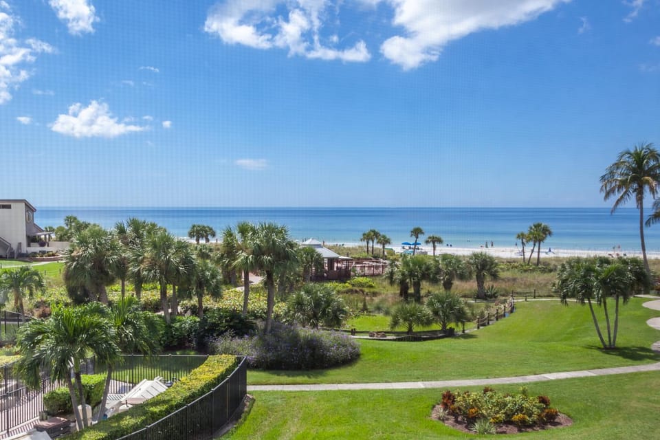 Siesta Dunes 5-305 by Siesta Dunes Apartment in Siesta Beach