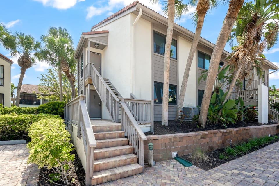 Siesta Dunes 6-101 by Siesta Dunes Apartment in Siesta Beach