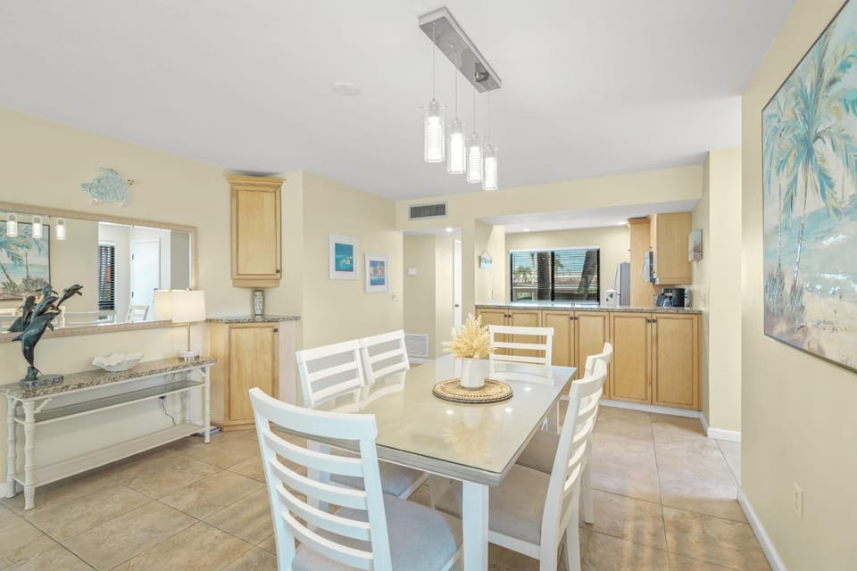 Siesta Dunes 6-101 by Siesta Dunes Apartment in Siesta Beach