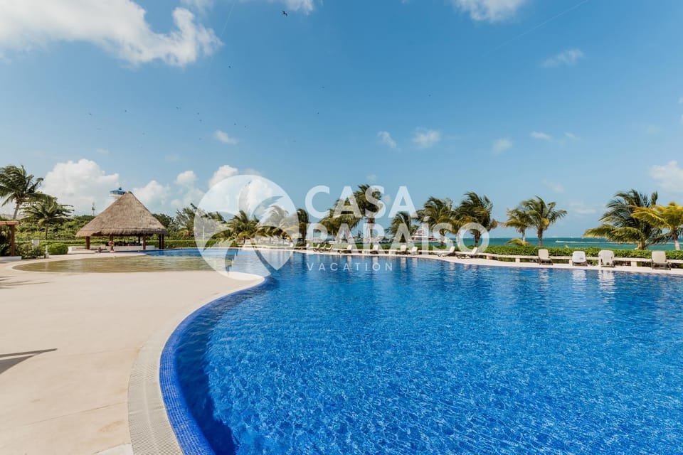 ARENA Beachfront 2 BDR with pool by Casa Paraiso Apartment in Cancun