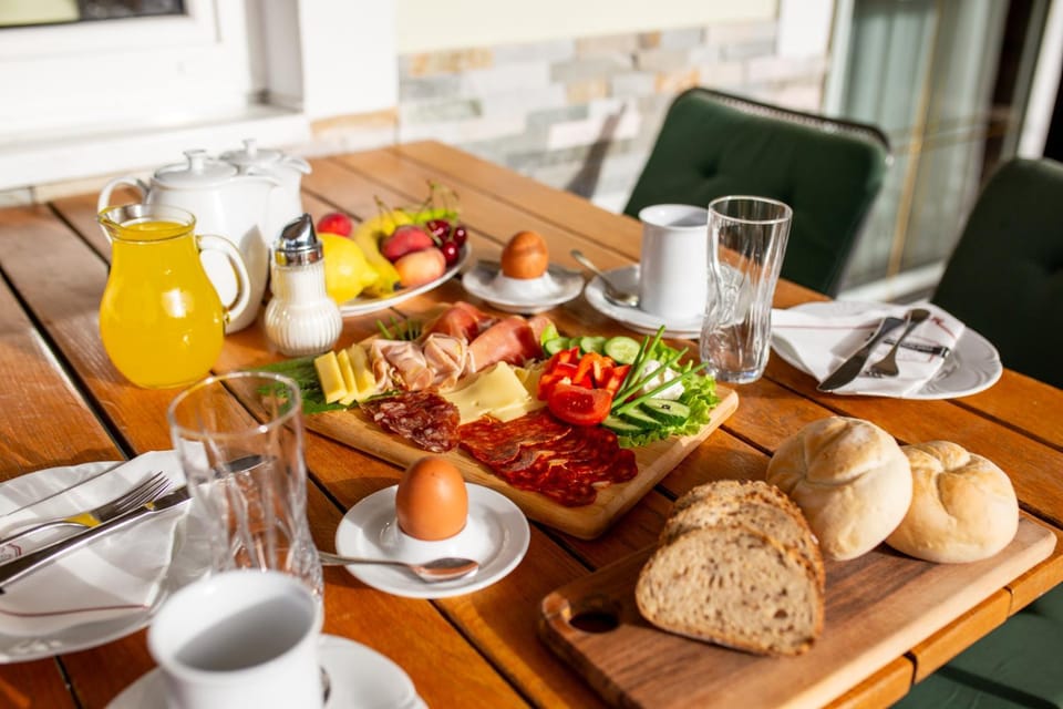 Breakfast, Breakfast