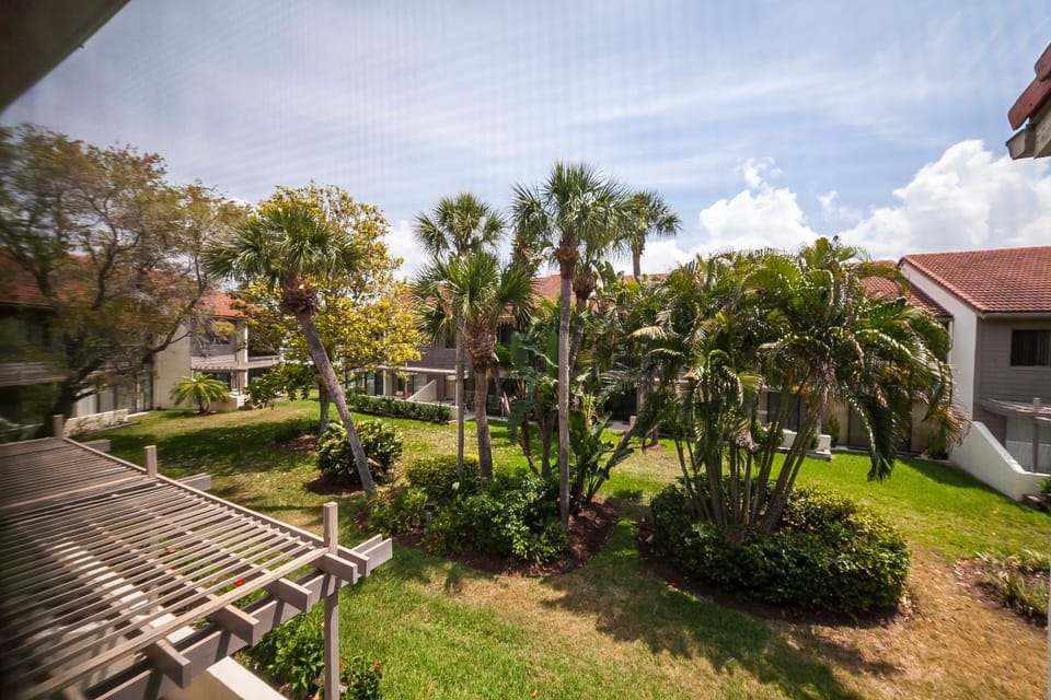 Siesta Dunes 6-202 by Siesta Dunes Apartment in Siesta Beach