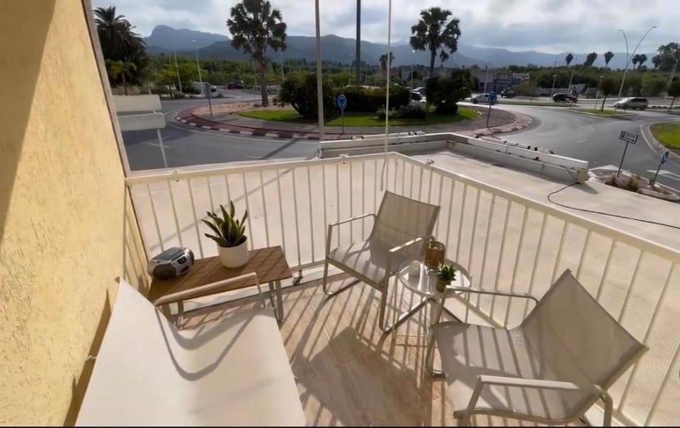 Balcony/Terrace, Mountain view