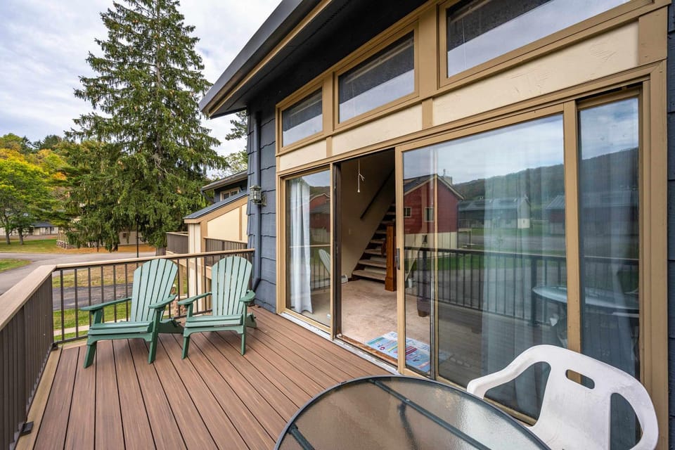 Across from Holiday Valley 2 King Beds AC House in Ellicottville
