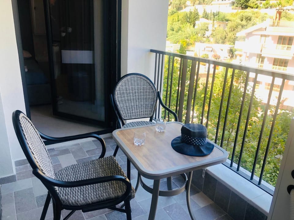 Property building, Balcony/Terrace