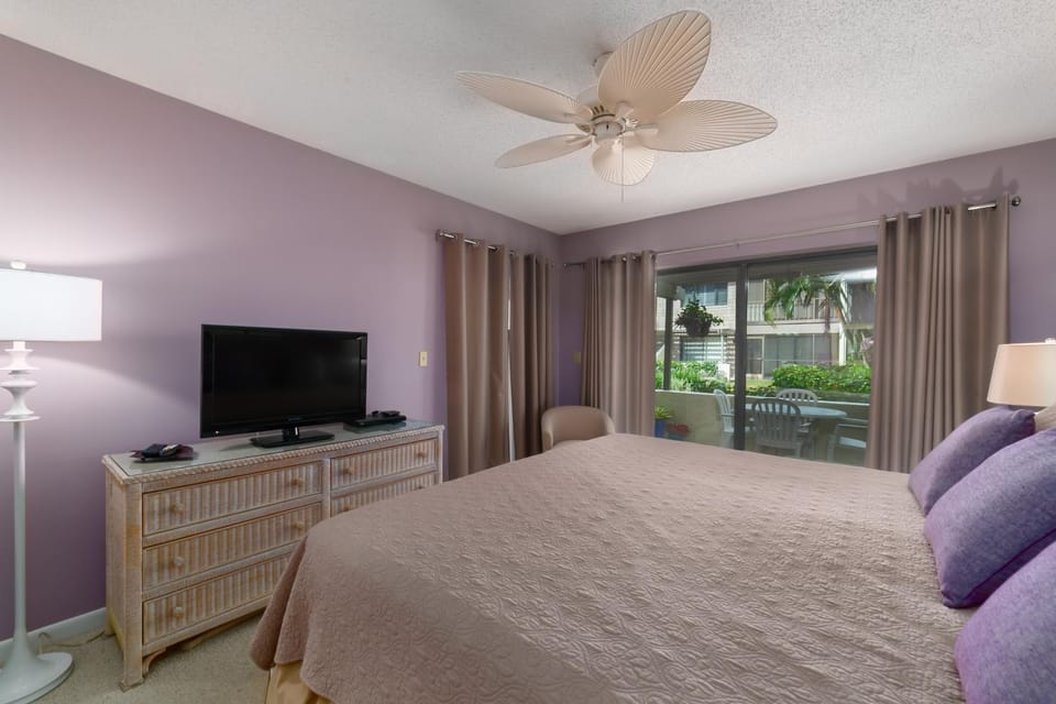 Siesta Dunes 8-102 by Siesta Dunes Apartment in Siesta Beach