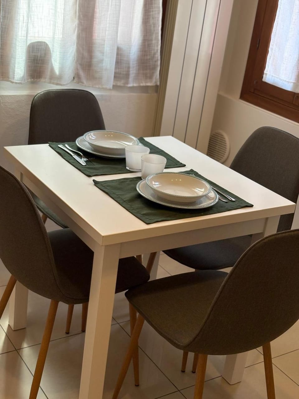 Seating area, Dining area