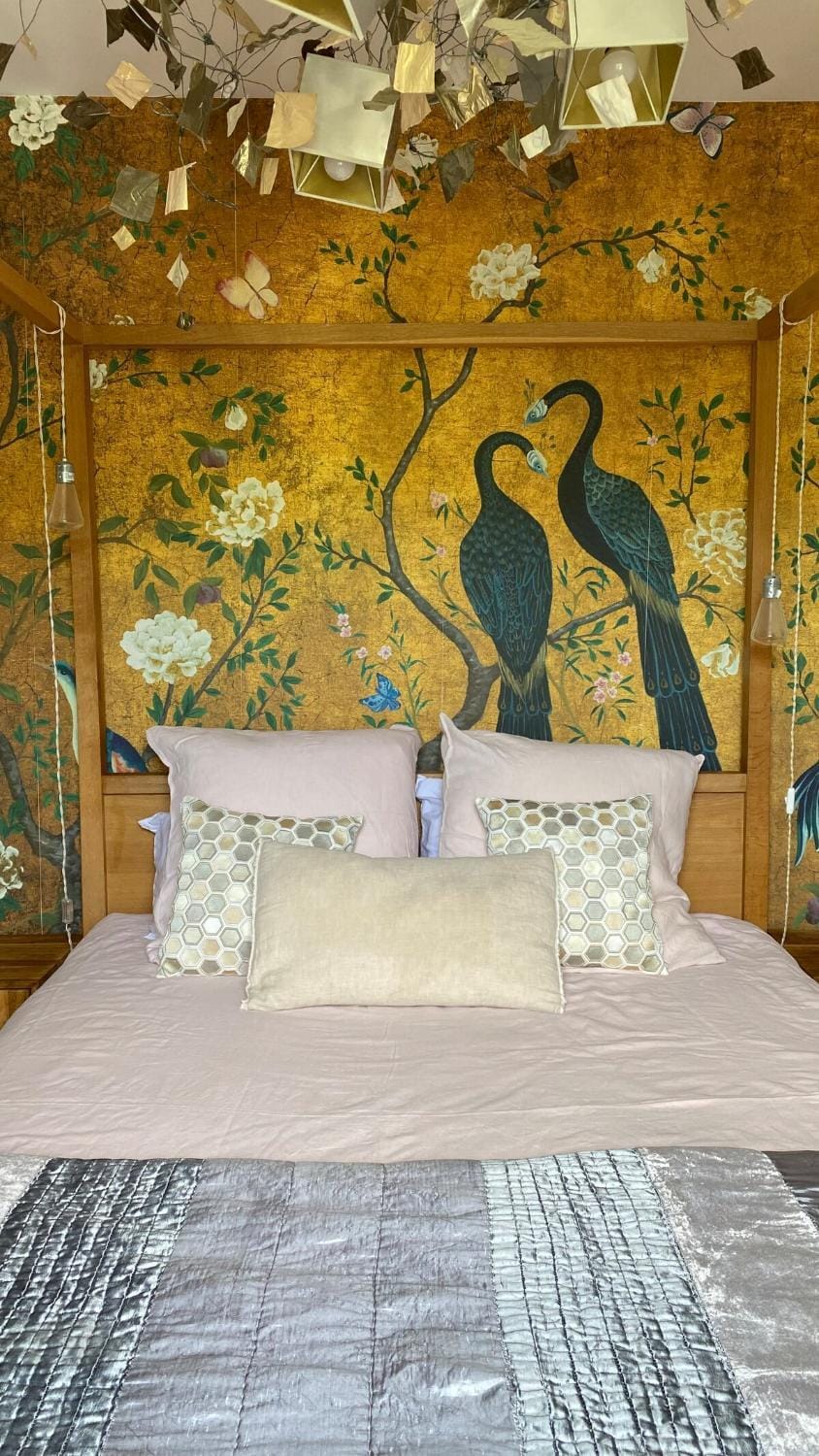 Bed, Photo of the whole room, Decorative detail, Bedroom