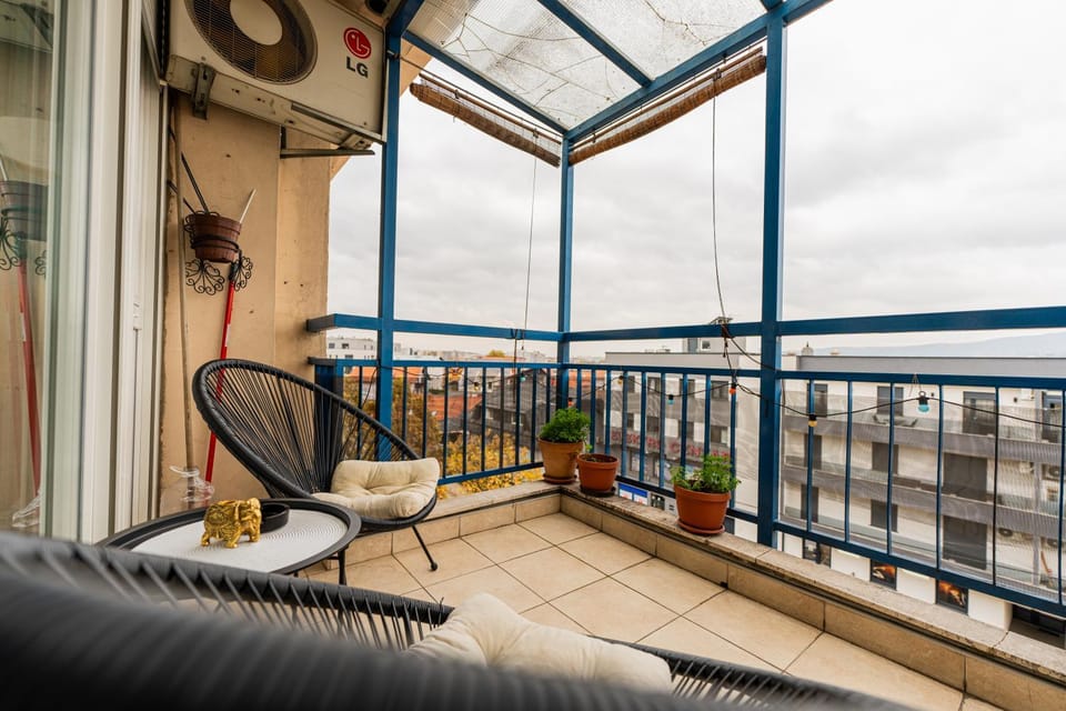 Patio, View (from property/room), Balcony/Terrace, Balcony/Terrace, Decorative detail, Location