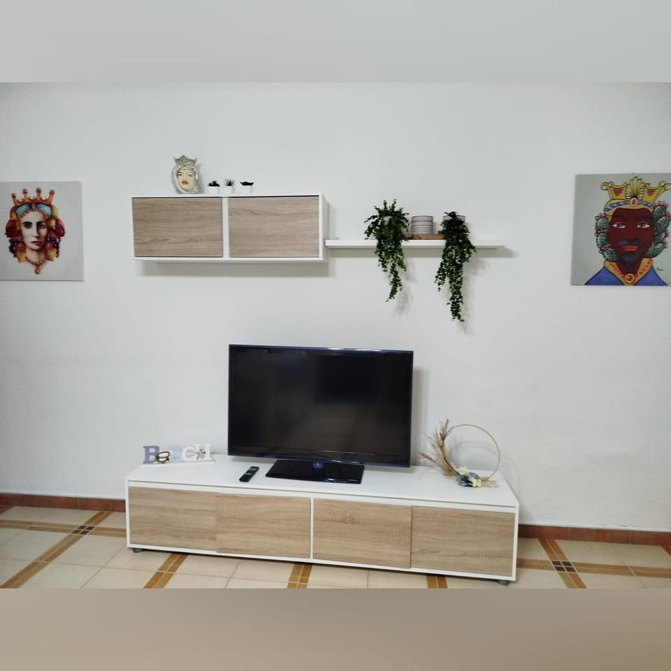 Communal lounge/ TV room, TV and multimedia, Evening entertainment