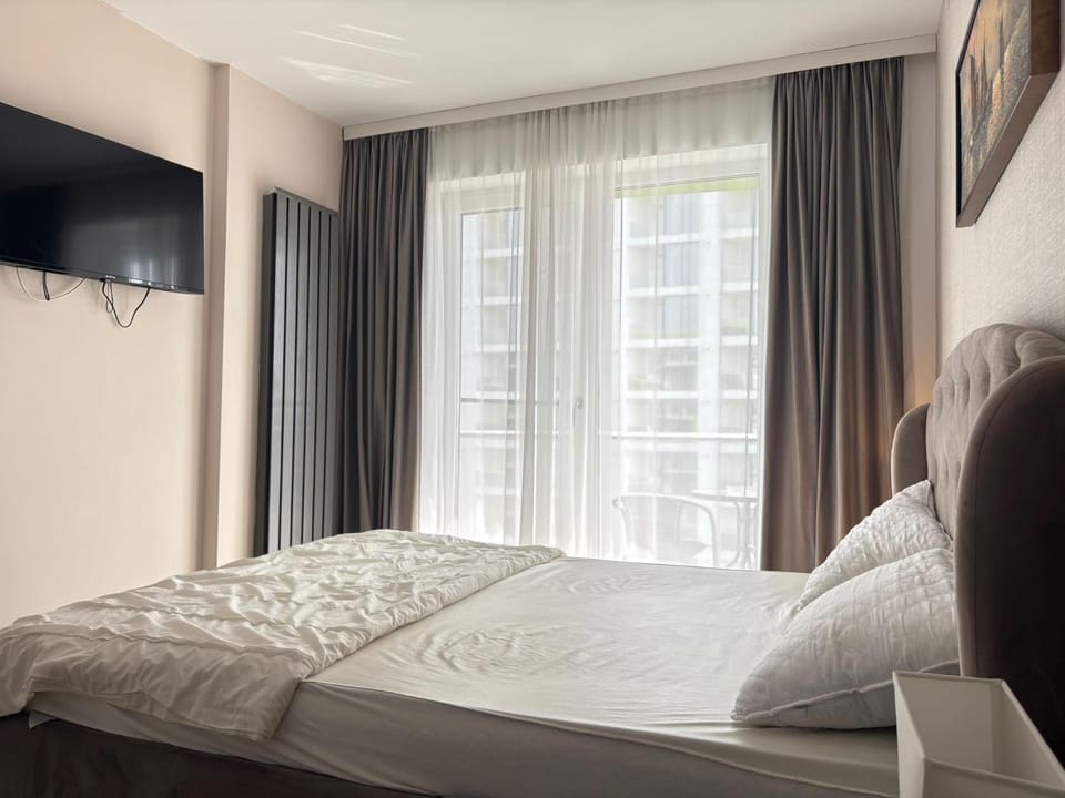 Alezzi Fancy by the Beach Pool and Spa Apartment in Constanța County