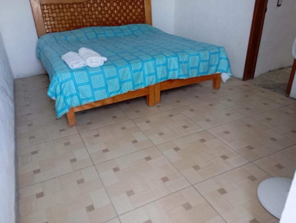 Casa rústica en zona dorada Cerca zona hoteles restaurantes y tiendas Casa privada con Muchas habitaciones House in Tequesquitengo