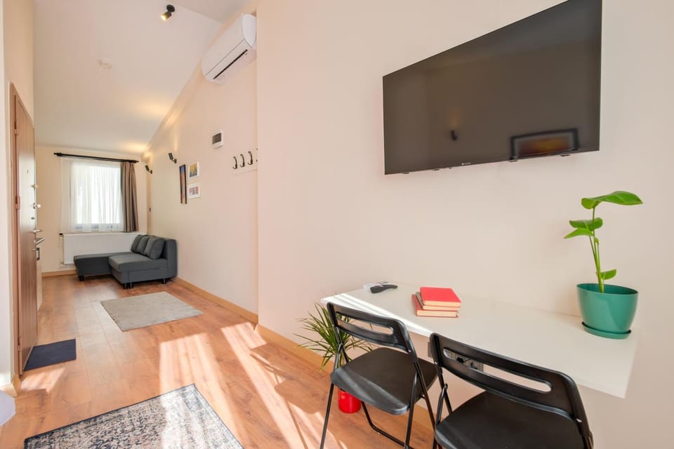 TV and multimedia, Living room, air conditioner