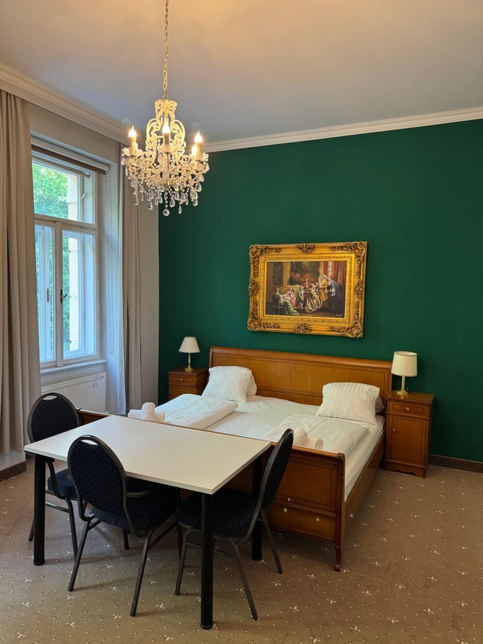 Bed, Seating area, Bedroom